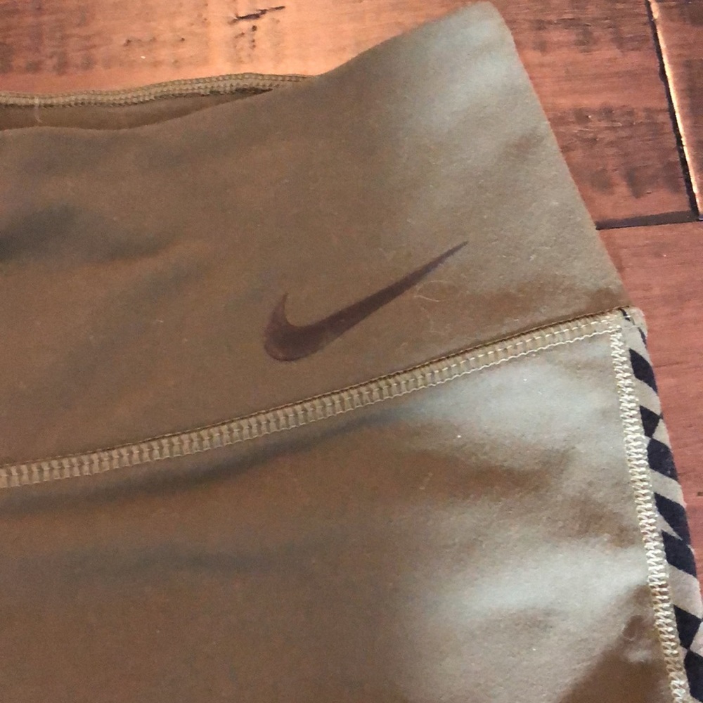 Nike Capri Dri Fit Army Green Pants - Picture 2 of 7
